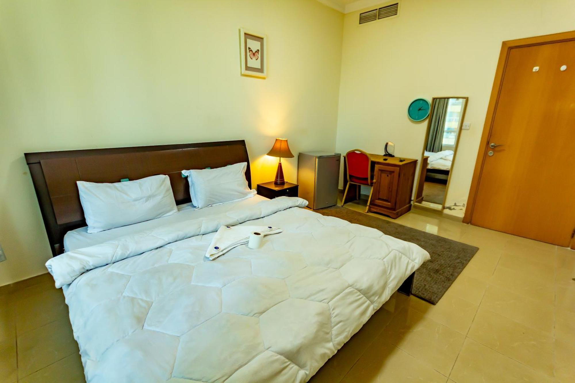 Big Rooms For ' Girls ' Only At Dubai, Marina المظهر الخارجي الصورة