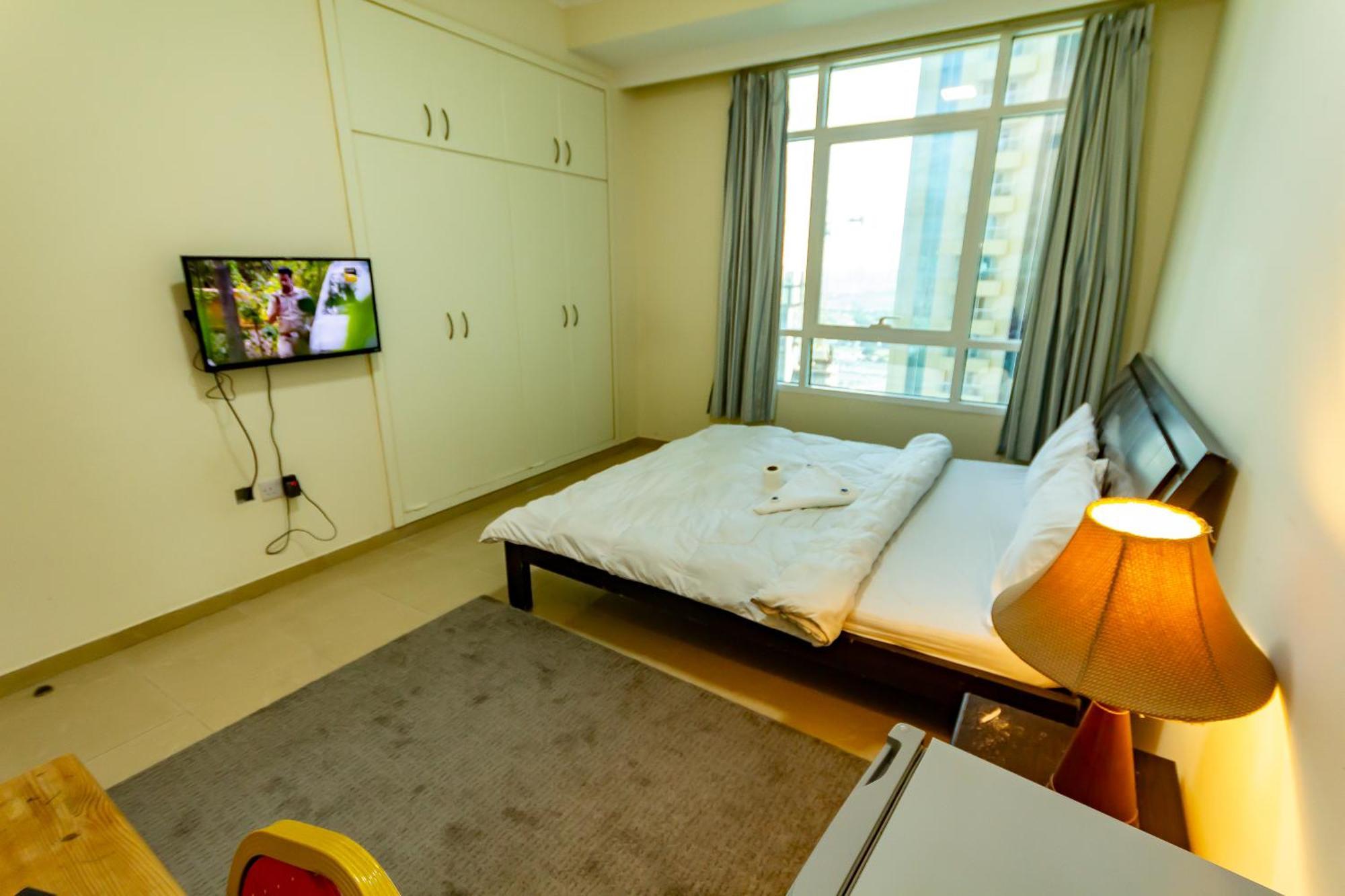 Big Rooms For ' Girls ' Only At Dubai, Marina المظهر الخارجي الصورة