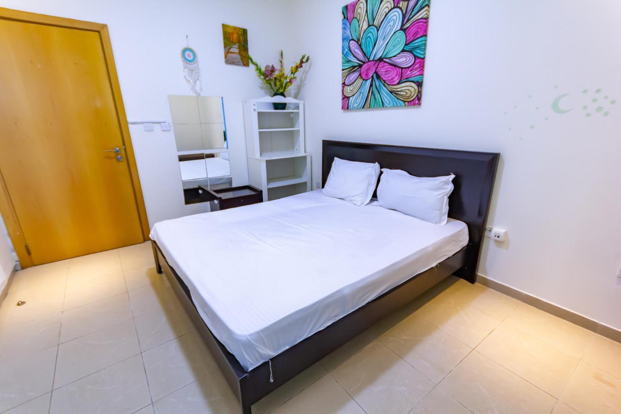 Big Rooms For ' Girls ' Only At Dubai, Marina المظهر الخارجي الصورة