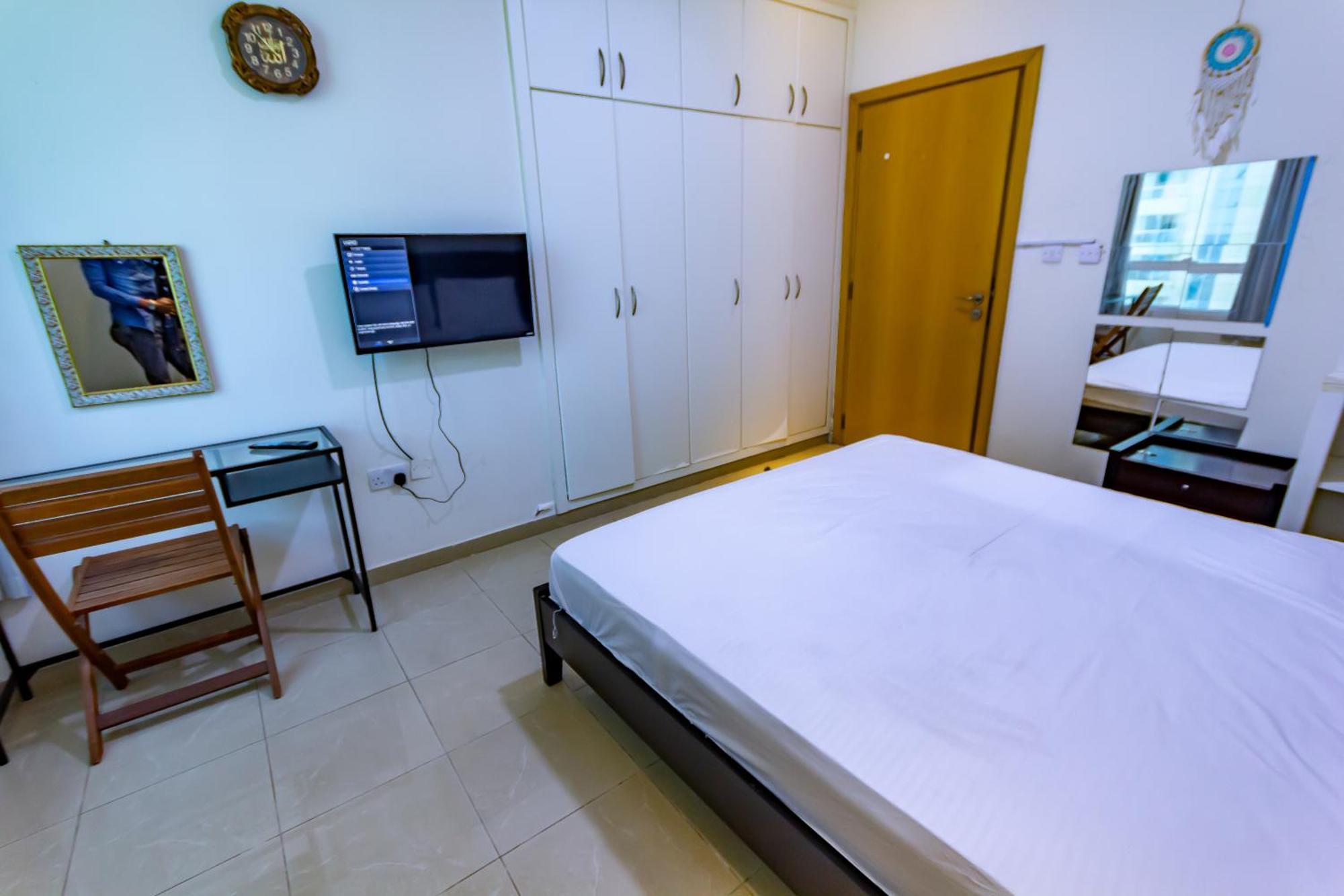 Big Rooms For ' Girls ' Only At Dubai, Marina المظهر الخارجي الصورة