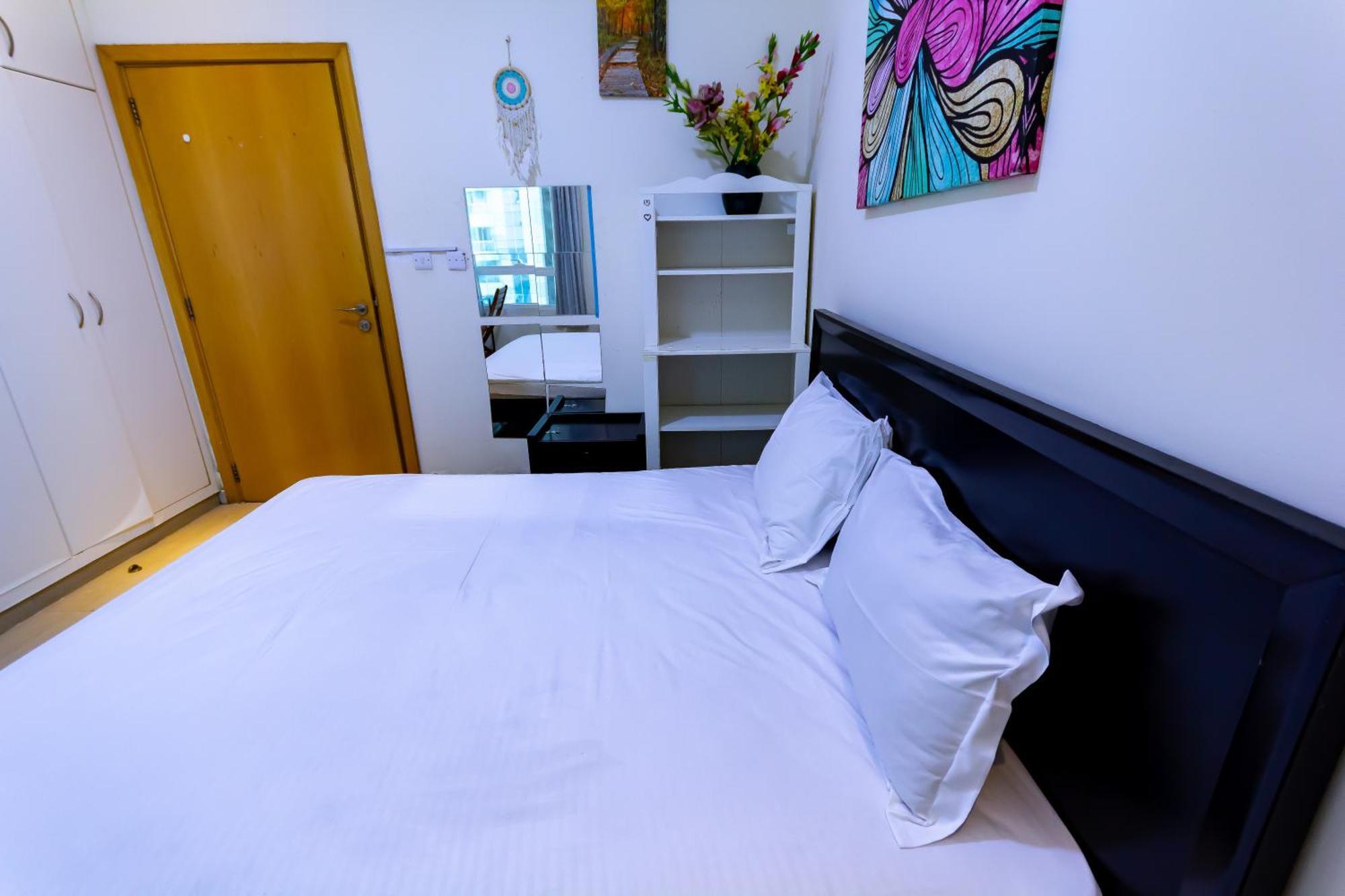 Big Rooms For ' Girls ' Only At Dubai, Marina المظهر الخارجي الصورة