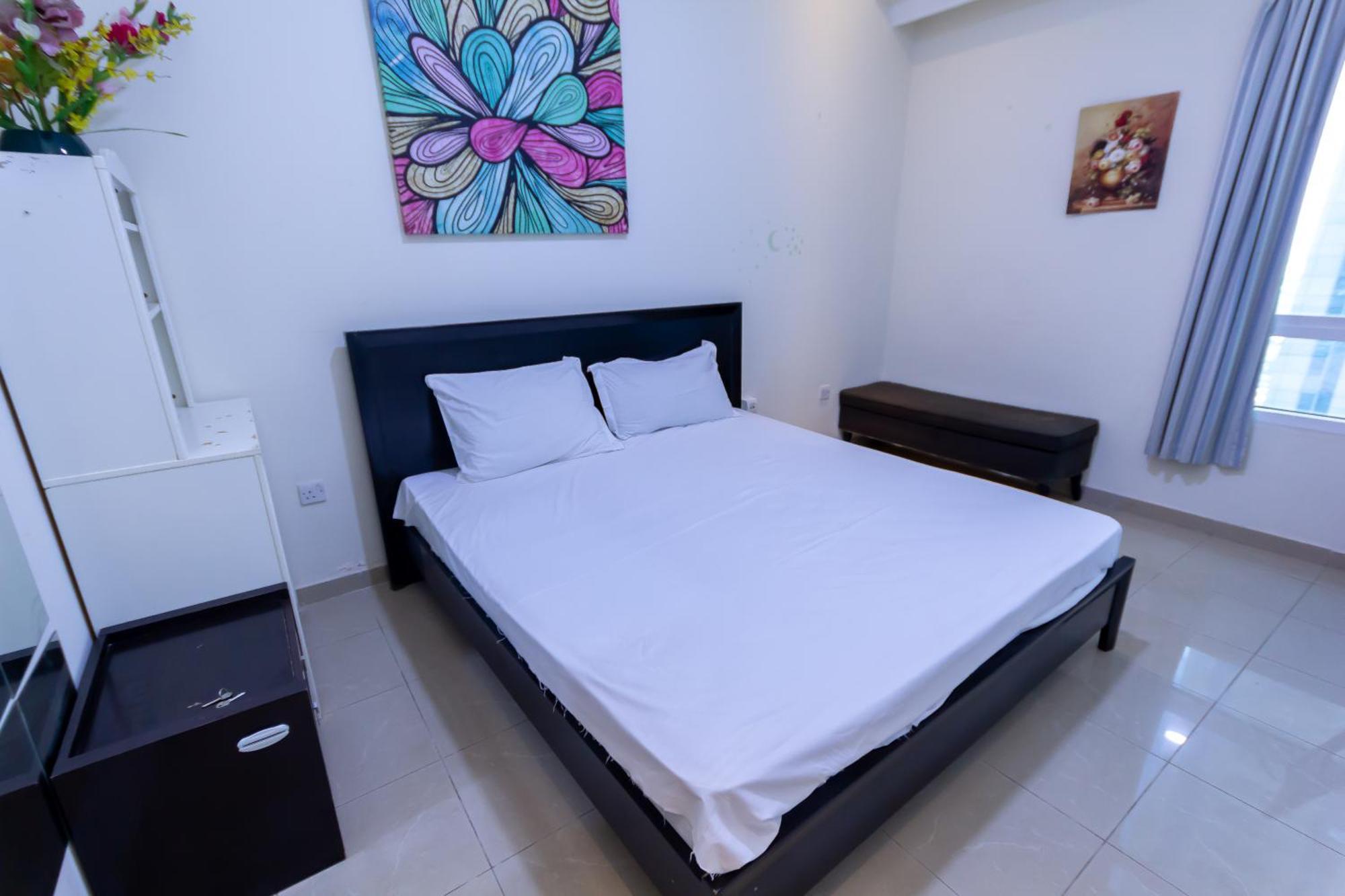 Big Rooms For ' Girls ' Only At Dubai, Marina المظهر الخارجي الصورة