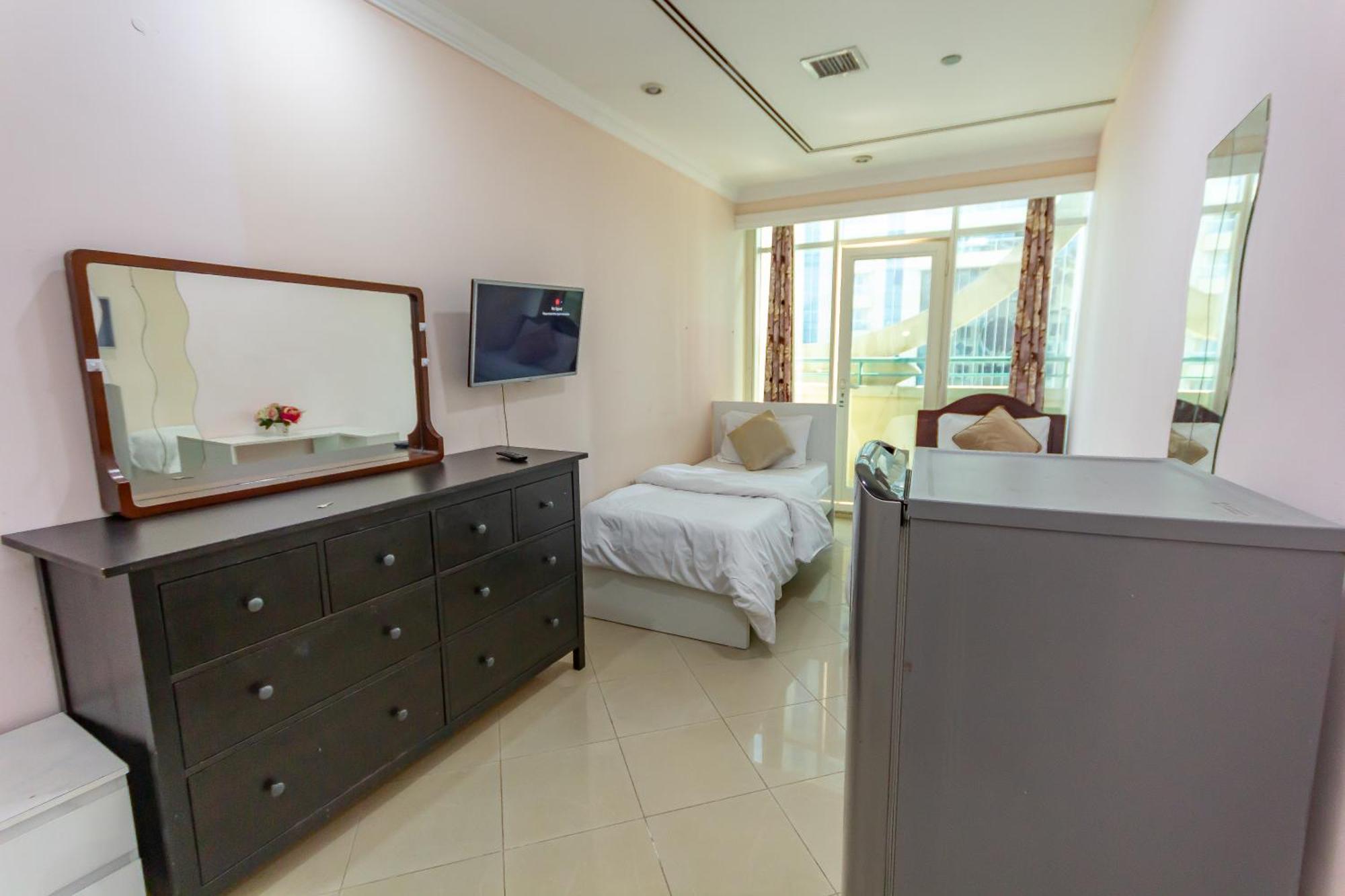 Big Rooms For ' Girls ' Only At Dubai, Marina المظهر الخارجي الصورة