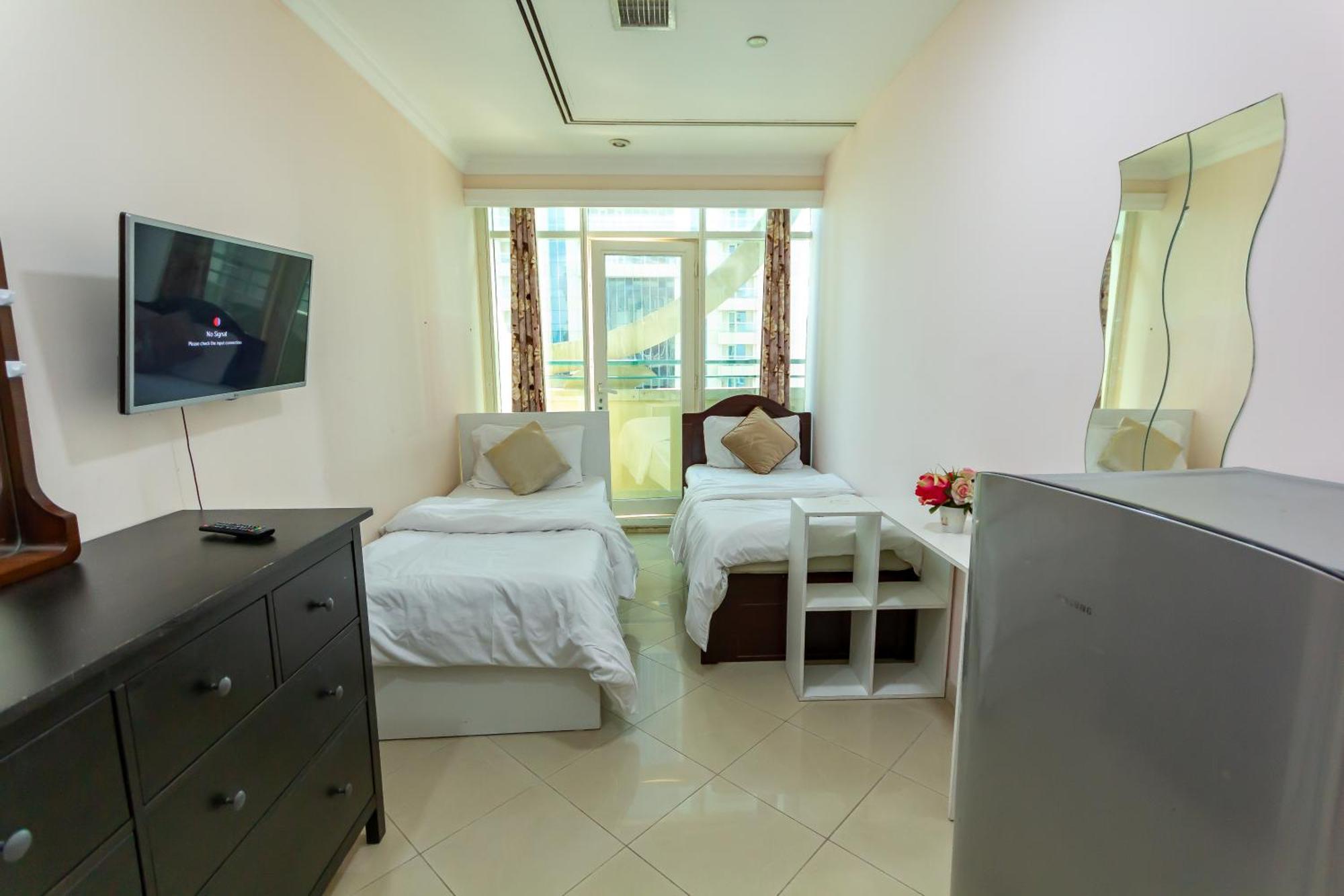 Big Rooms For ' Girls ' Only At Dubai, Marina المظهر الخارجي الصورة