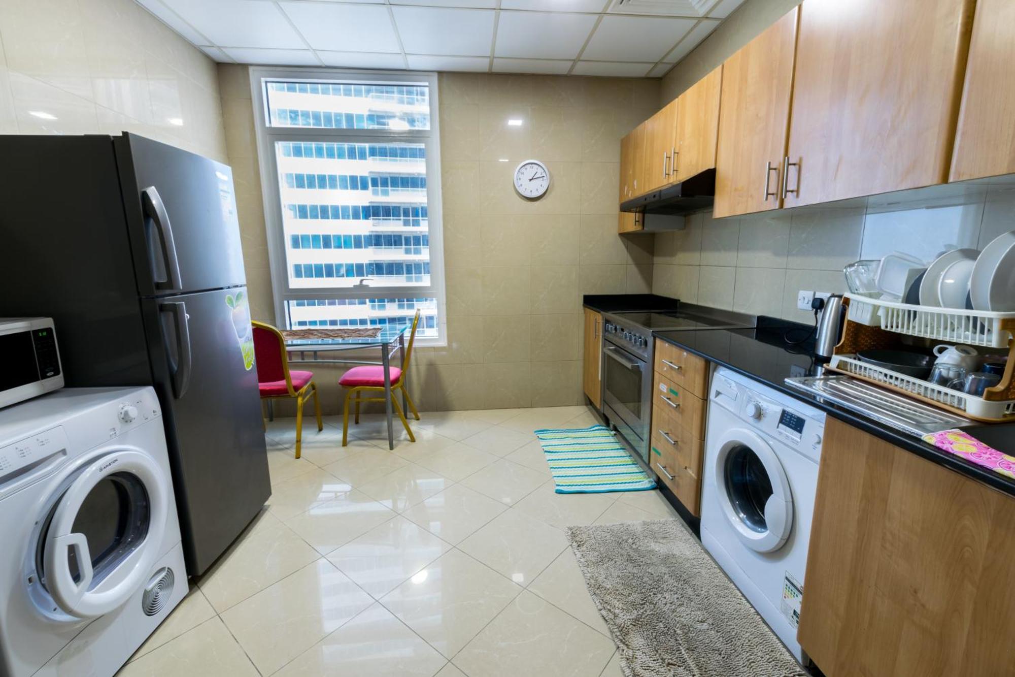 Big Rooms For ' Girls ' Only At Dubai, Marina المظهر الخارجي الصورة