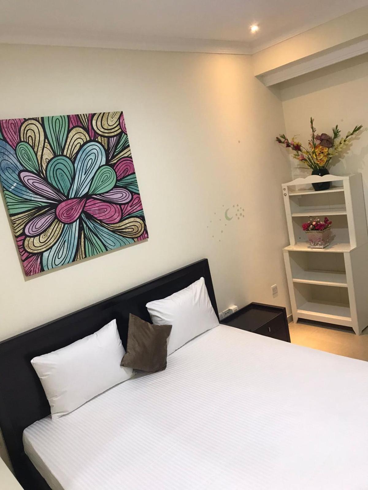Big Rooms For ' Girls ' Only At Dubai, Marina المظهر الخارجي الصورة