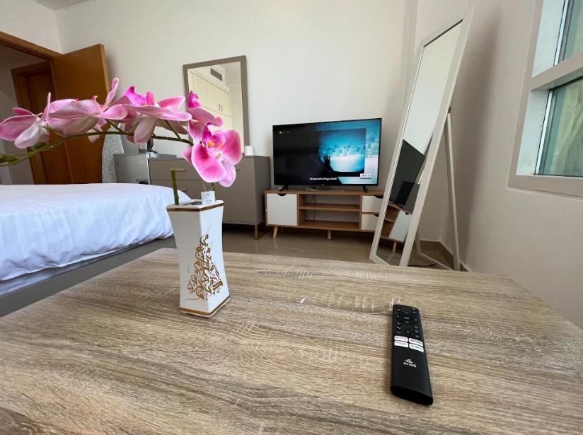 Big Rooms For ' Girls ' Only At Dubai, Marina المظهر الخارجي الصورة