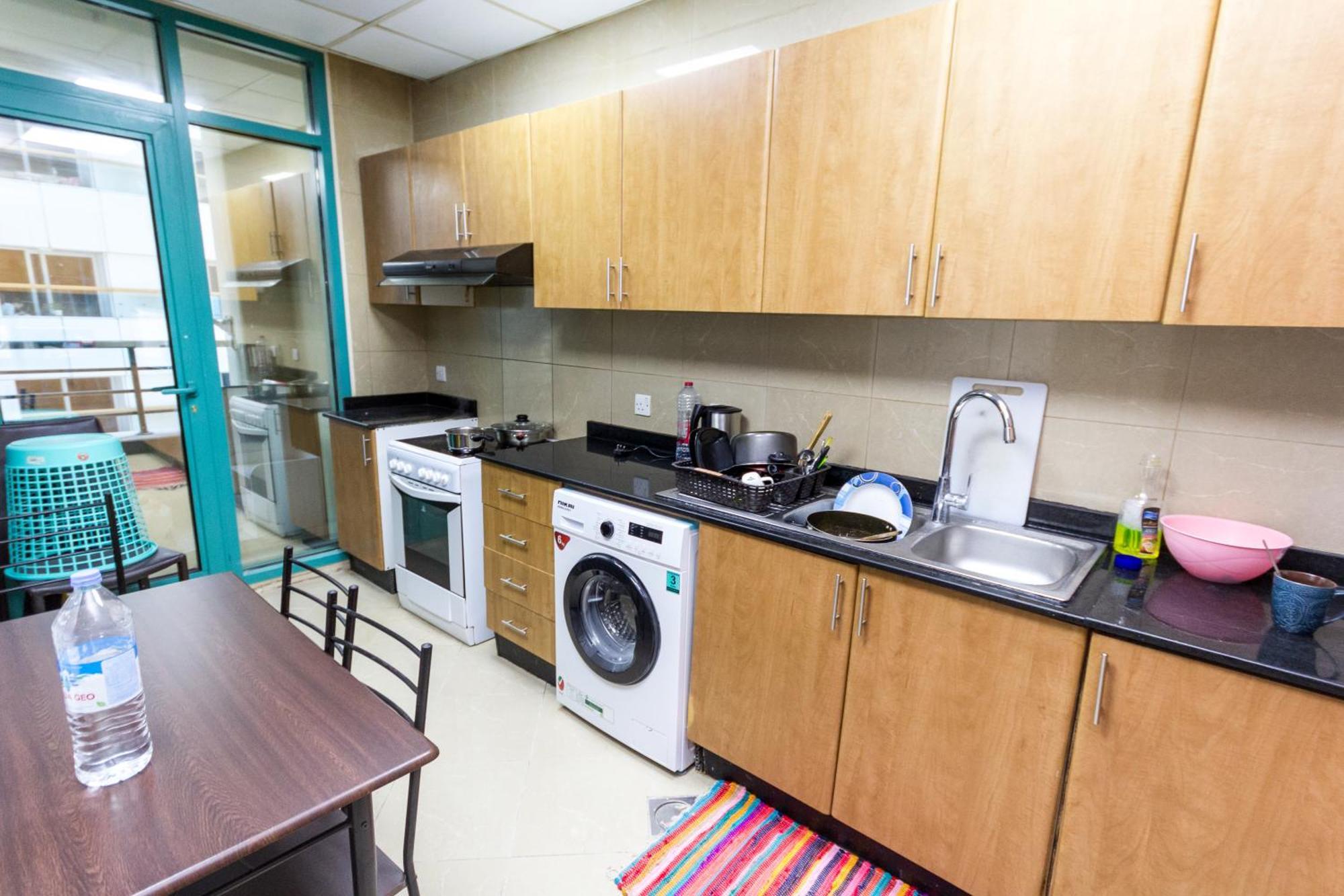 Big Rooms For ' Girls ' Only At Dubai, Marina المظهر الخارجي الصورة